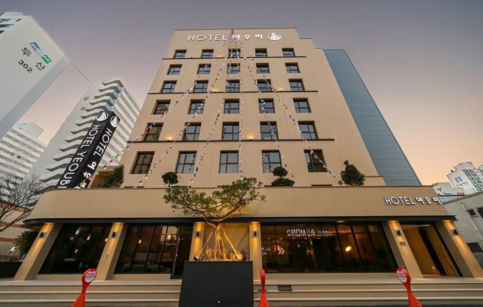 Yeoubi Hotel Чханвон Экстерьер фото