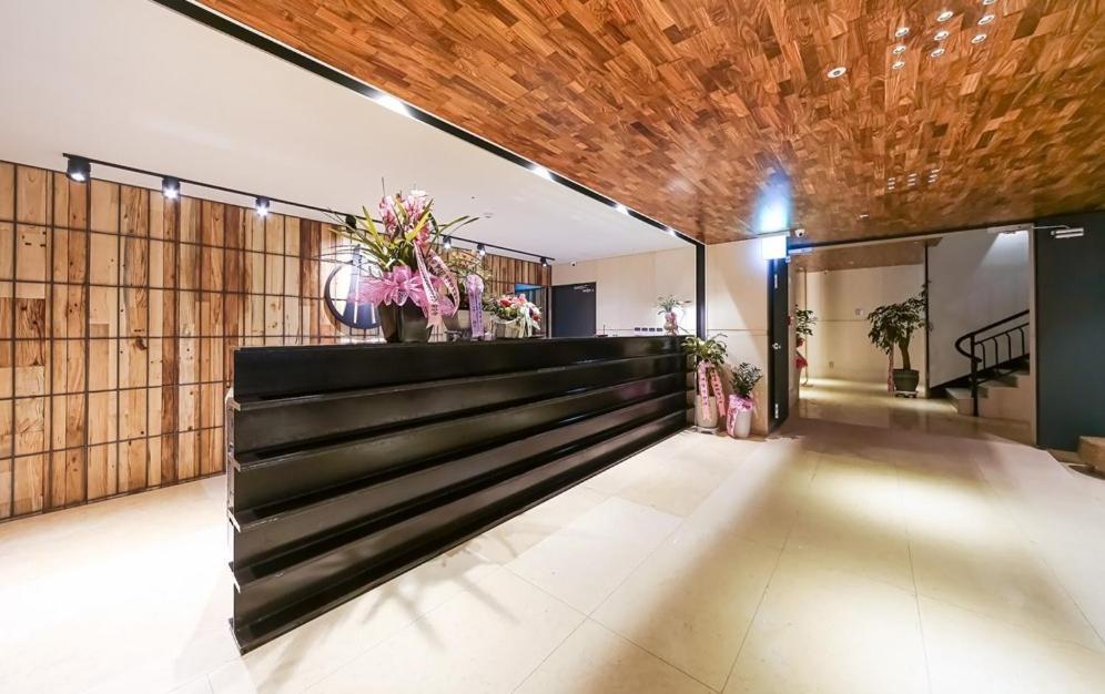 Yeoubi Hotel Чханвон Экстерьер фото