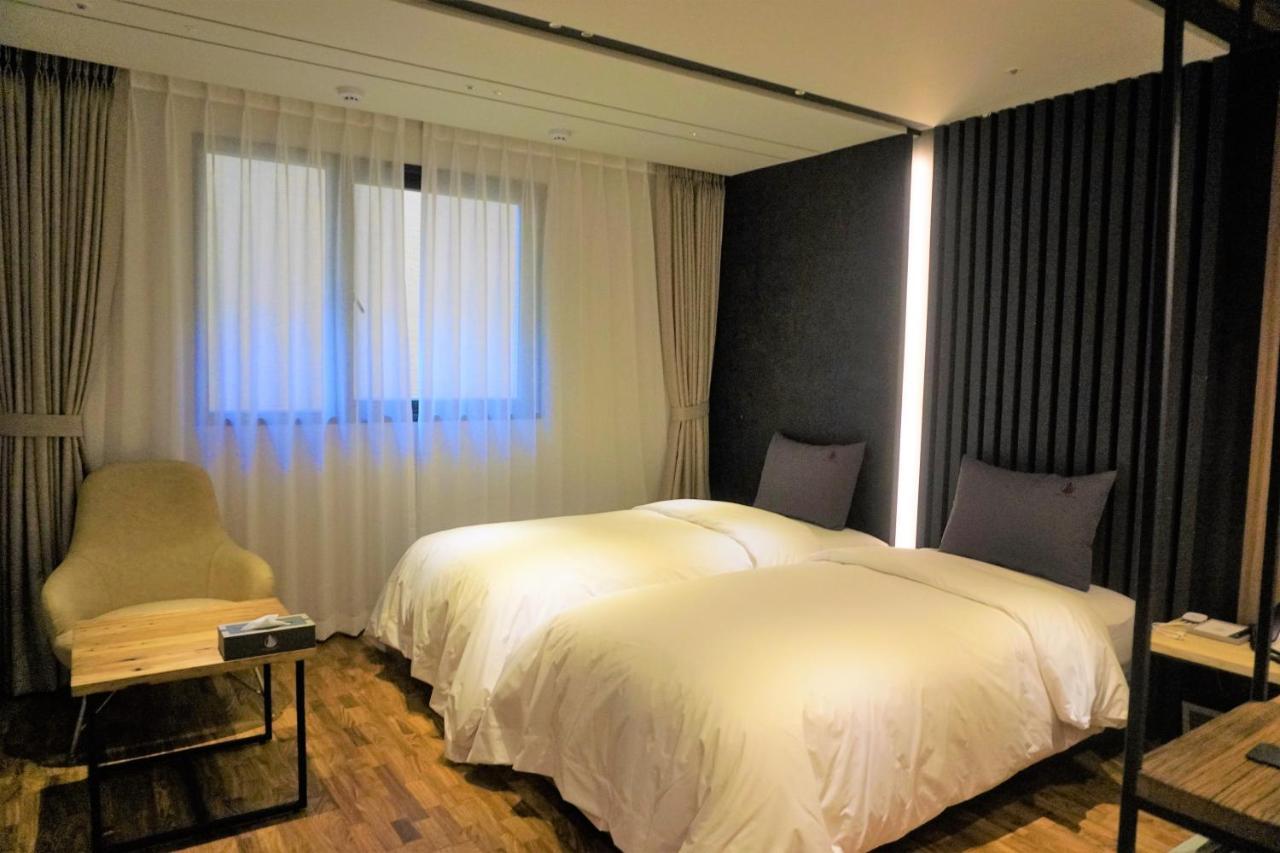 Yeoubi Hotel Чханвон Экстерьер фото